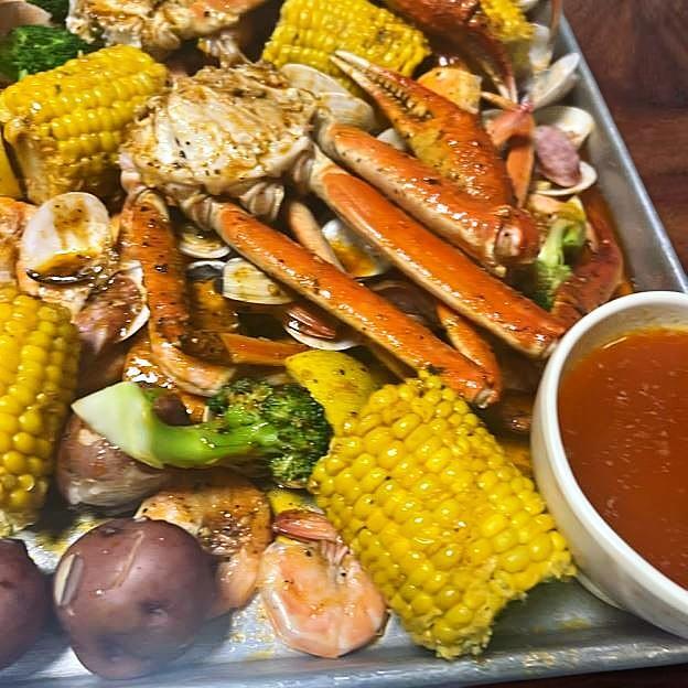 1 Lb Dungeness Crab. Snowcrab Whole Shrimp